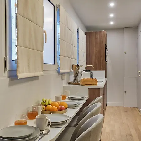 Center Of By Studio Prestige