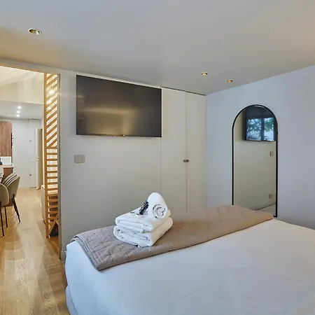 Center Of By Studio Prestige Paris